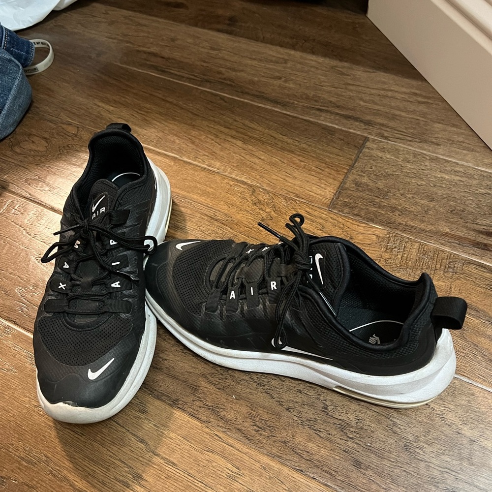 Womens Nike Air Max Tennis Shoes